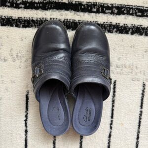 Clarks Black Leather Loafers Slip-Ons